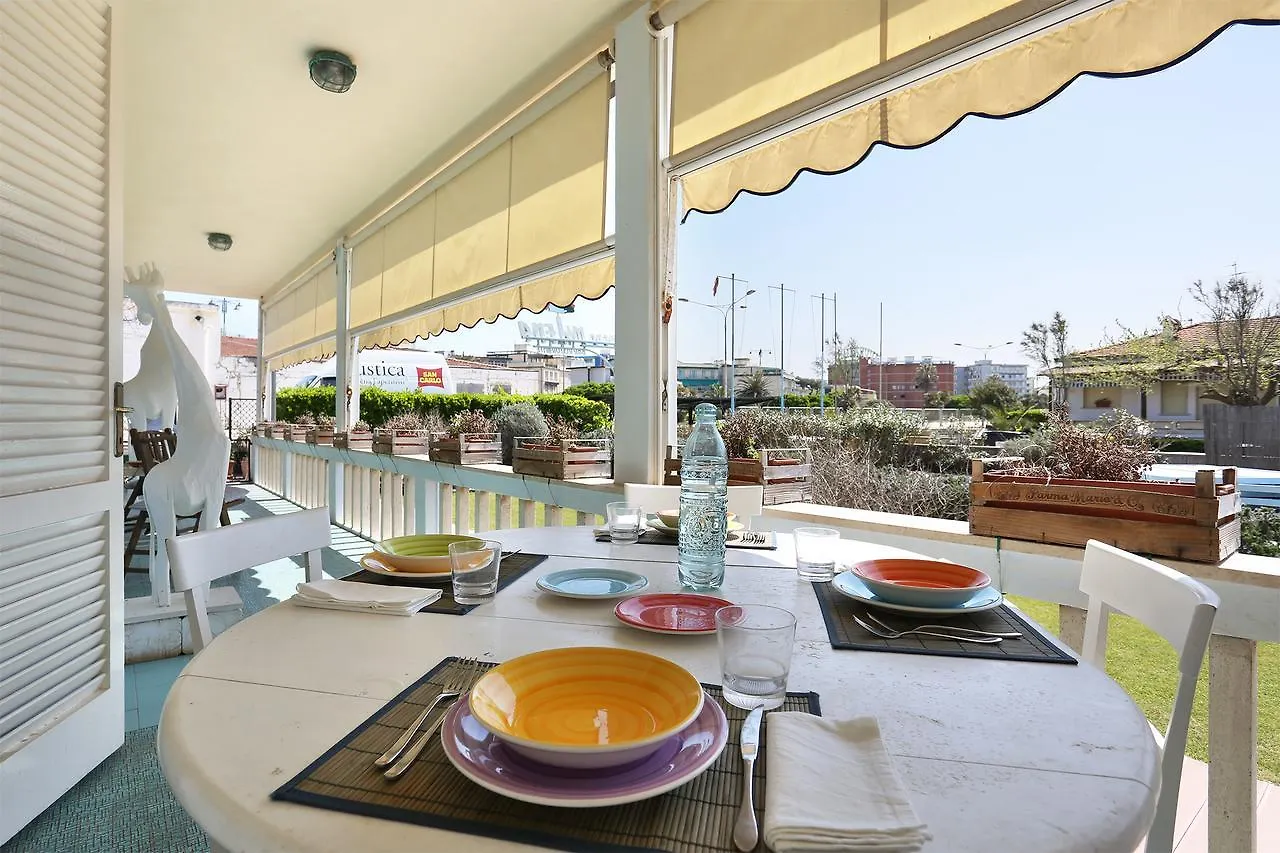 Milena Beach Apartment Viareggio Italië